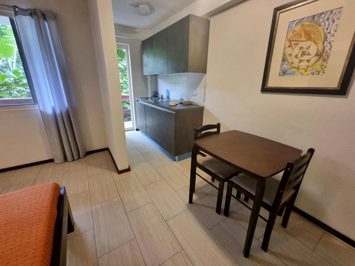 Angelina Beach Resort & Italian Restaurant Malapascua Extérieur photo